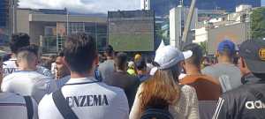 La plaza Alfredo Sadel a reventar: Fanáticos disfrutan la final de la Champions con pantalla gigante (FOTOS)