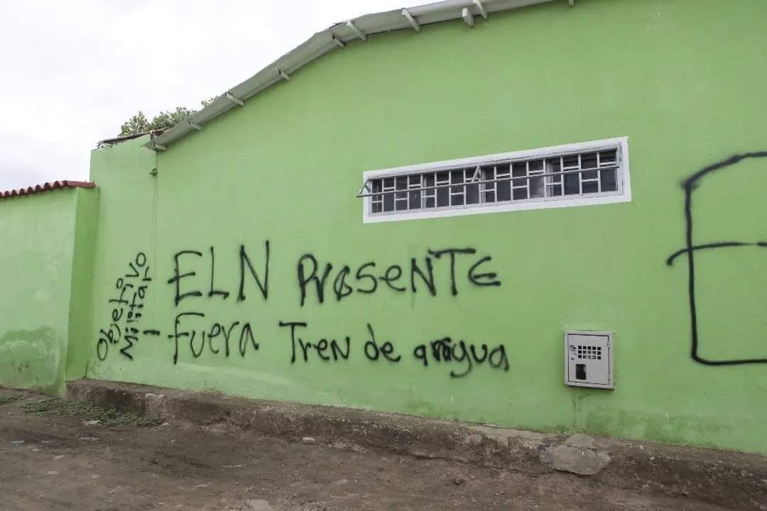 El FOTOS: ELN marcó viviendas en la frontera con mensajes contra el “Tren de Aragua”