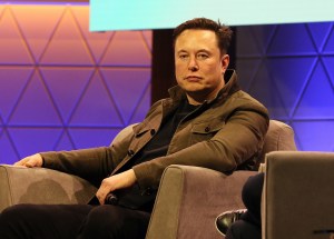 Elon Musk le dijo a empleados que quiere que Twitter ayude a “mejorar la civilización”