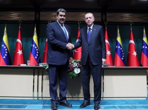 Maduro llamó a los empresarios de Turquía a invertir en la “recuperación” de Venezuela