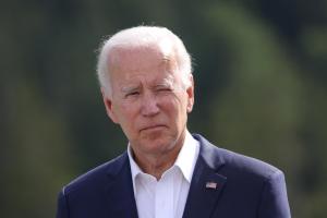 Olvidos, caídas y confusiones: ¿Qué le pasa a Joe Biden?