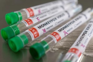 EEUU planea comprar más tratamientos contra la viruela del mono