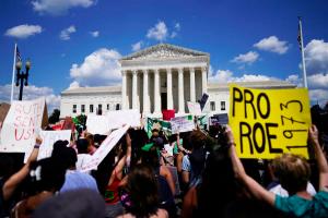 Cientos de manifestantes piden ante el Supremo el aborto libre en todo EEUU