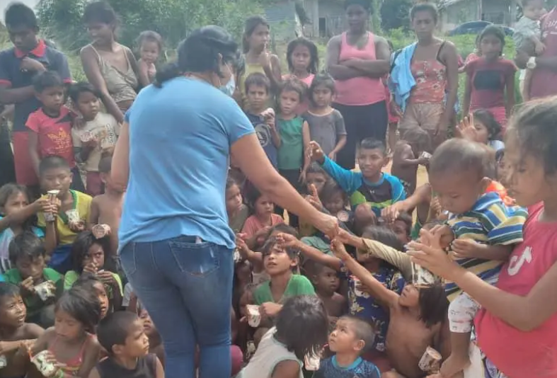 “Lo más duro es no poder ayudar a todos”: en Ciudad Guayana una fundación alimenta la esperanza de niños desnutridos