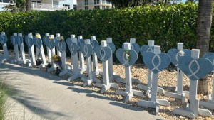 A un año de la tragedia de Surfside, realizaron acto para recordar a víctimas y homenajear a rescatistas