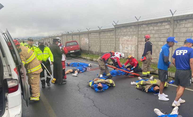 Atropellamiento masivo dejó más de 20 heridos y un muerto en Ecuador (Video)