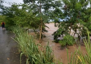 Alerta amarilla en zona sur de Táchira tras desbordamiento del río Uribante