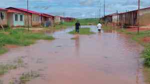 Misión “Diluvio”, el urbanismo chavista en El Tigre que quedó bajo el agua tras las lluvias (IMÁGENES)