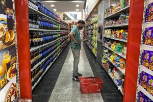 Compradores venezolanos son más exigentes, analíticos y menos leales, según Ansa