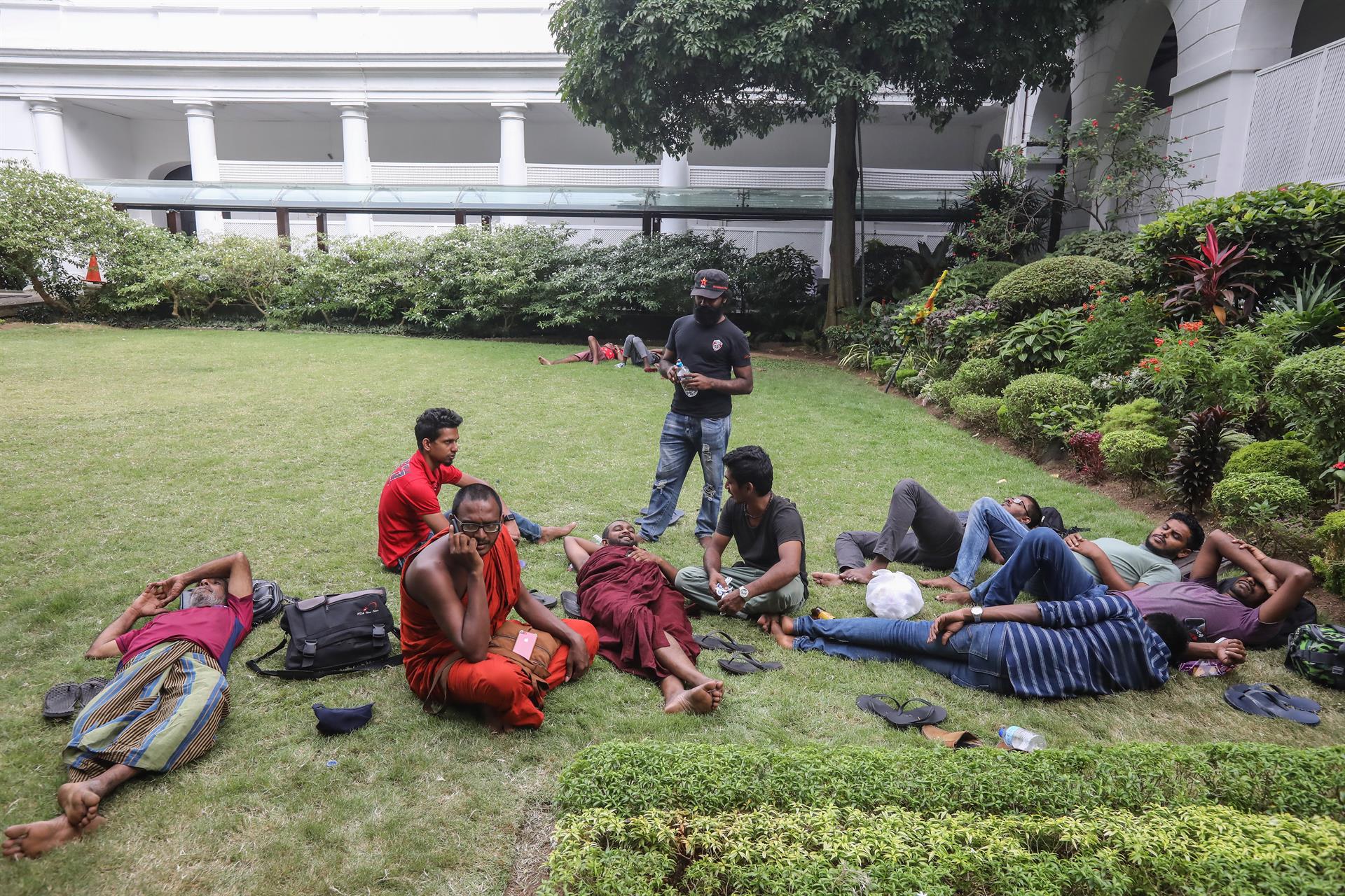 Calma en la capital de Sri Lanka tras las protestas para expulsar al presidente