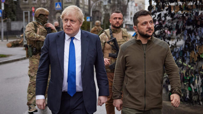 Ucrania agradece a Boris Johnson su apoyo “en los momentos más difíciles”