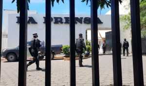 La SIP condena consumación del “robo y desmantelamiento” de las instalaciones del diario La Prensa