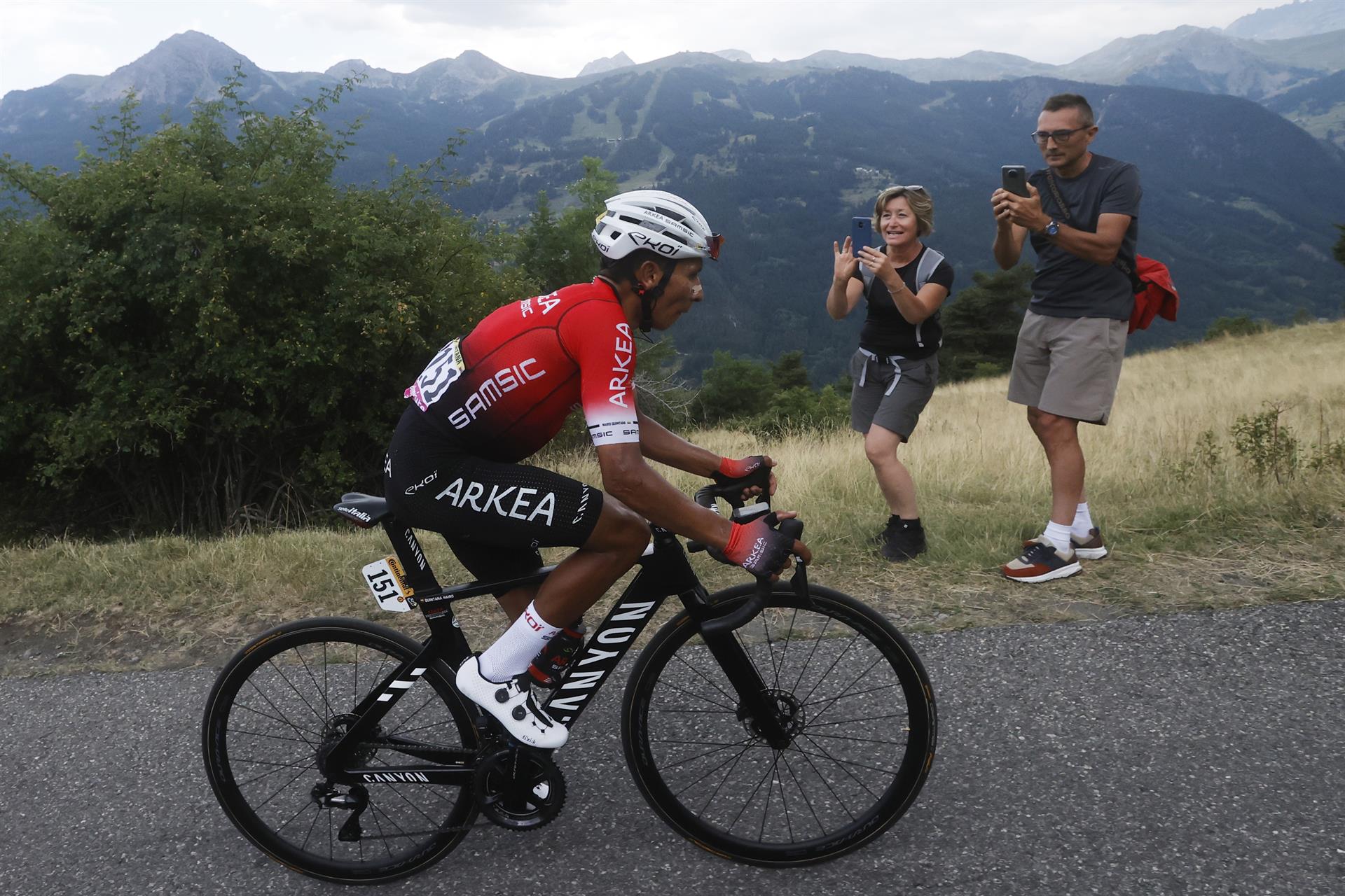 Nairo Quintana renuncia a correr la Vuelta para defenderse ante el TAS
