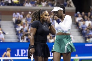 Serena y Venus Williams cayeron eliminadas en su estreno en dobles del Abierto de EEUU