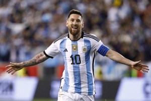 Con otro show de Lionel Messi, Argentina venció sin problemas a Jamaica