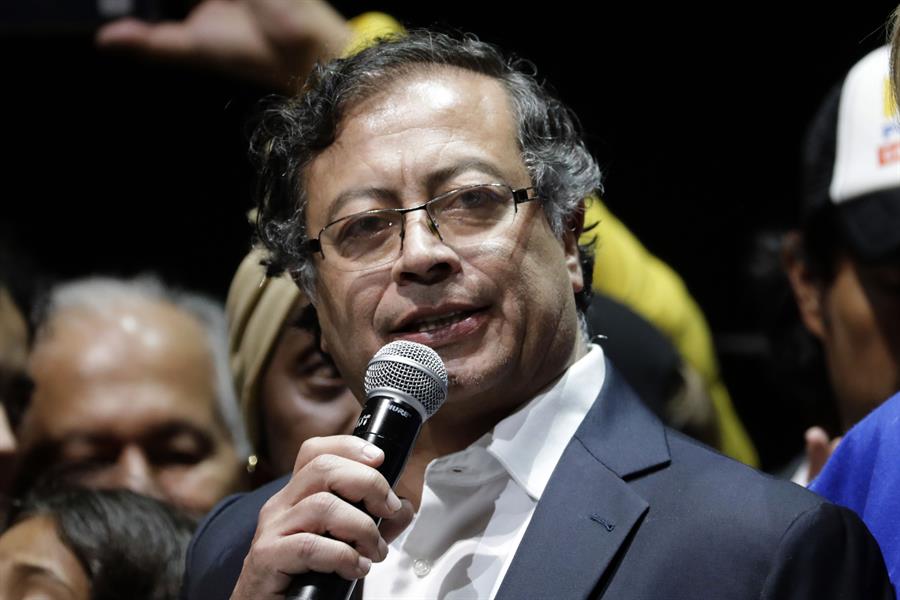En cuestión de días, Petro planteará cese al fuego multilateral en Colombia