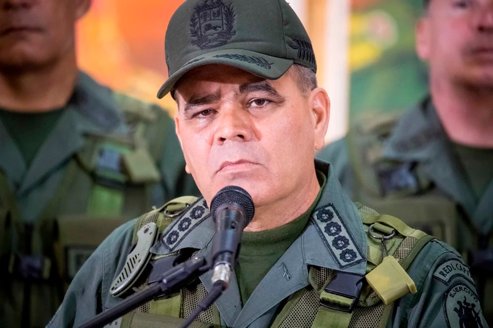 Colombia confirma conversaciones con Padrino López para restablecer relaciones militares con el chavismo