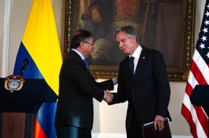 Colombia y EEUU acercan posturas sobre el combate contra el narcotráfico, pero difieren en las políticas de migración