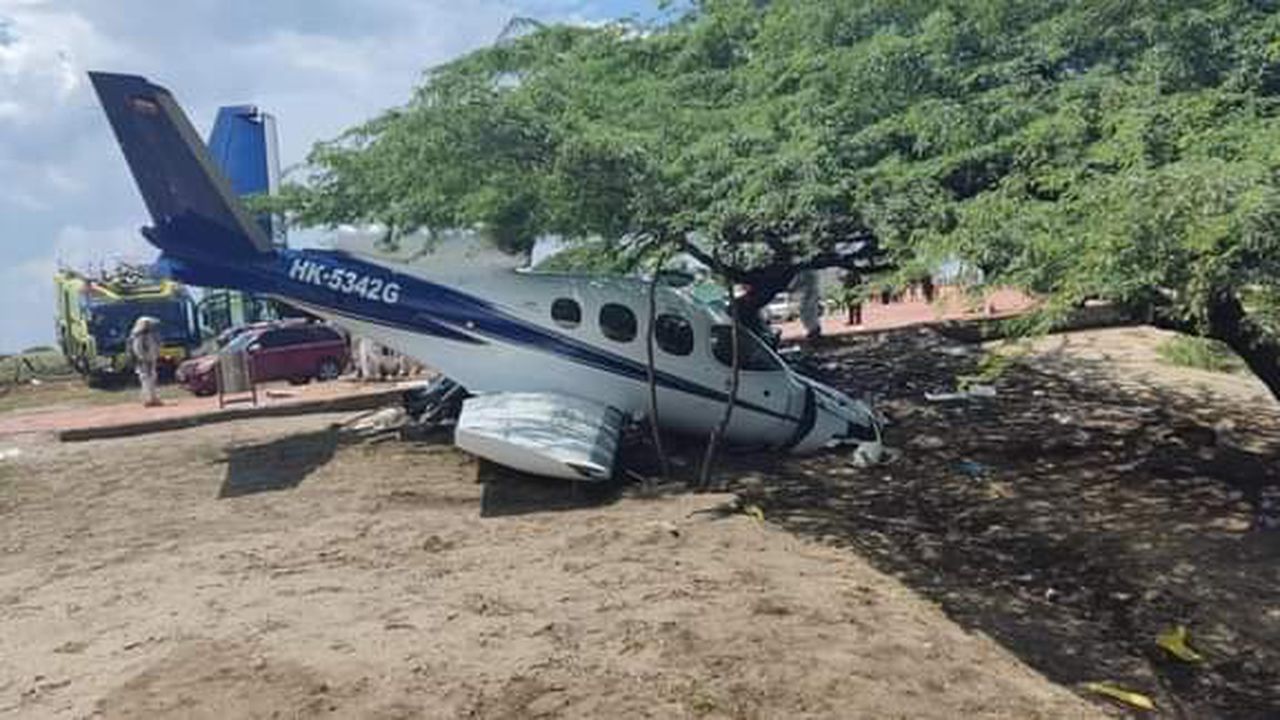 Así quedó la avioneta que se salió de una pista en Colombia y mató a un bebé de dos años (VIDEO)