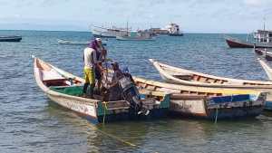 Margarita: exigen reconsiderar dolarización del precio del combustible a pescadores de Península de Macanao