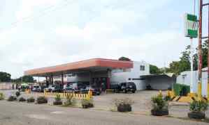 Crecen las colas por gasolina subsidiada en Anzoátegui: Hasta seis horas esperan los conductores para abastecerse