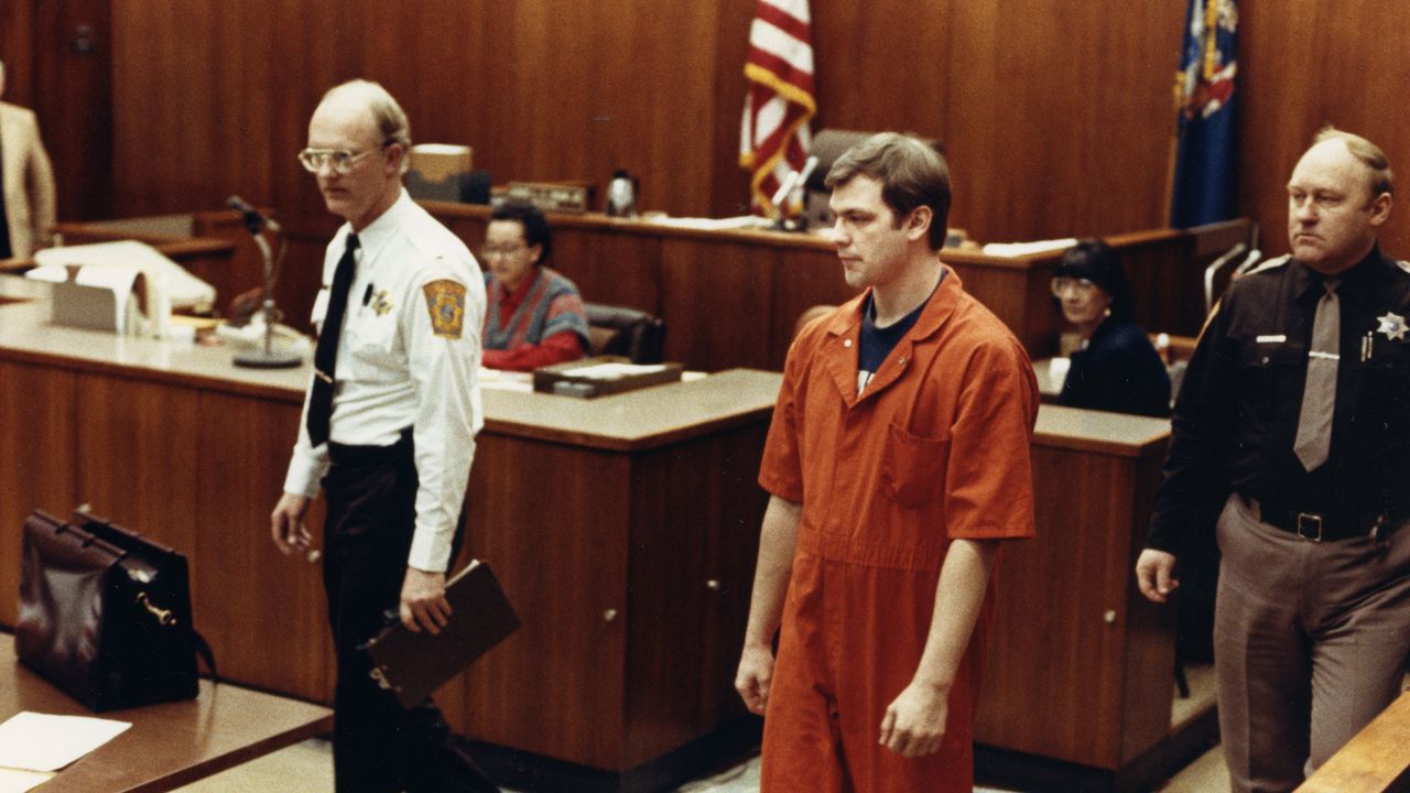 Jeffrey Dahmer: las aterradoras IMÁGENES del apartamento donde asesinaba a sus víctimas