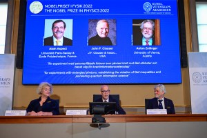 Los científicos Alain Aspect, John Clauser y Anton Zeilinger ganan el Premio Nobel de Física