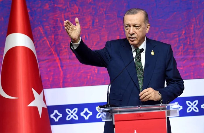Erdogan dice que quiere “erradicar a los kurdos” y que Turquía lanzará pronto una operación terrestre en Siria