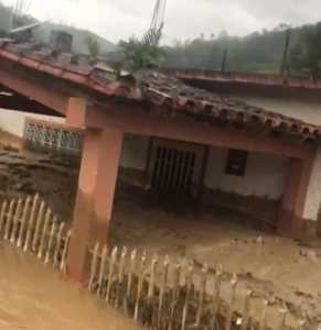 Mérida: intensas lluvias en Zea dejaron varias viviendas arrasadas y algunas vías afectadas