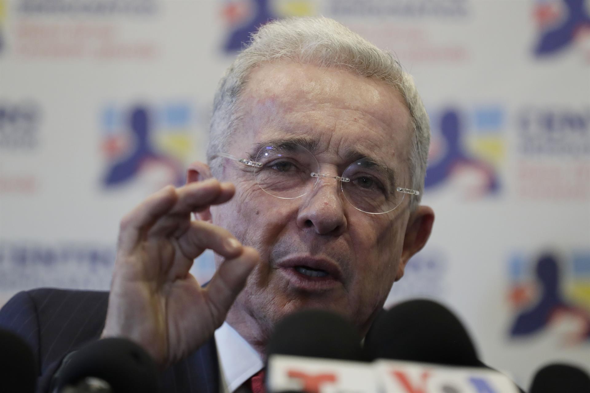 Álvaro Uribe espera que se permita candidatura de María Corina Machado tras liberación de Alex Saab
