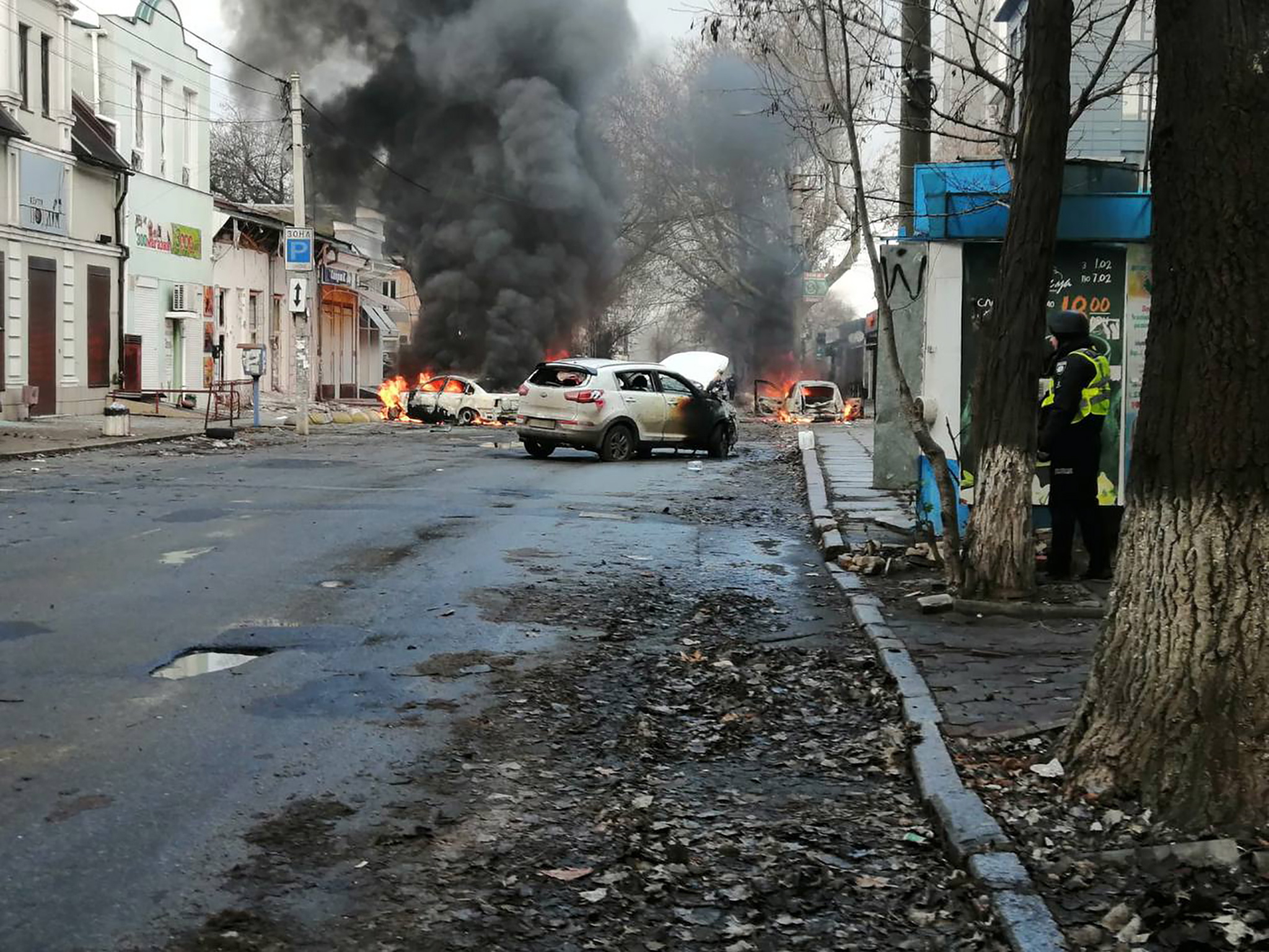 Bombardeos rusos causaron importantes daños en infraestructuras en dos regiones de Ucrania
