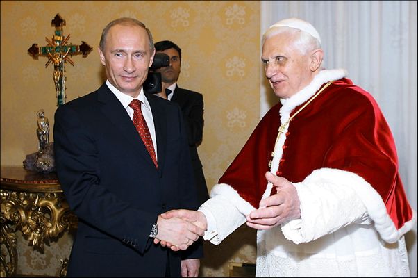 Putin expresa sus condolencias al Vaticano por la muerte de Benedicto XVI