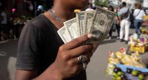 Sube y baja: dólar paralelo mantiene en zozobra a los venezolanos #3Ene