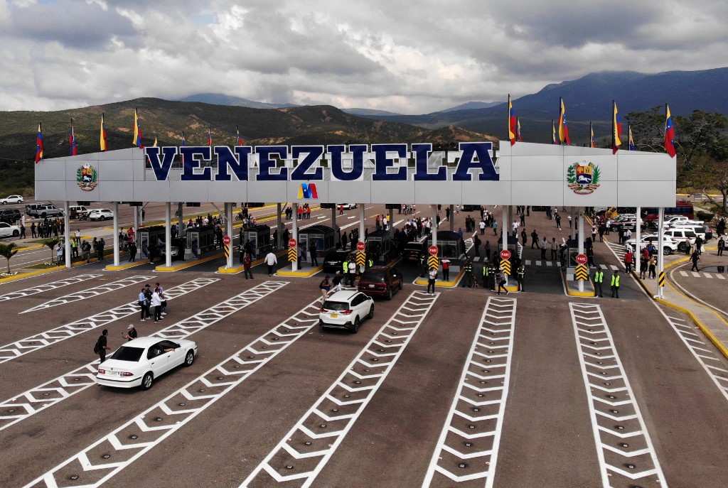 Los tres desafíos que quedan en la frontera entre Venezuela y Colombia tras la esperada apertura del puente