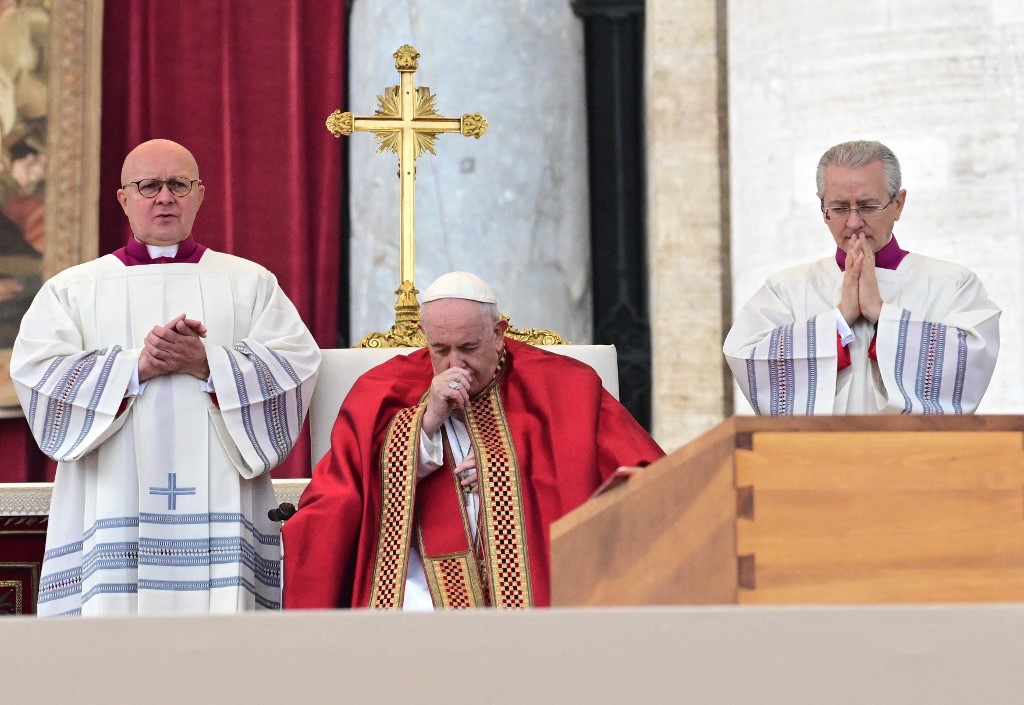 El papa Francisco destaca la sabiduría, la delicadeza y la entrega de Benedicto XVI
