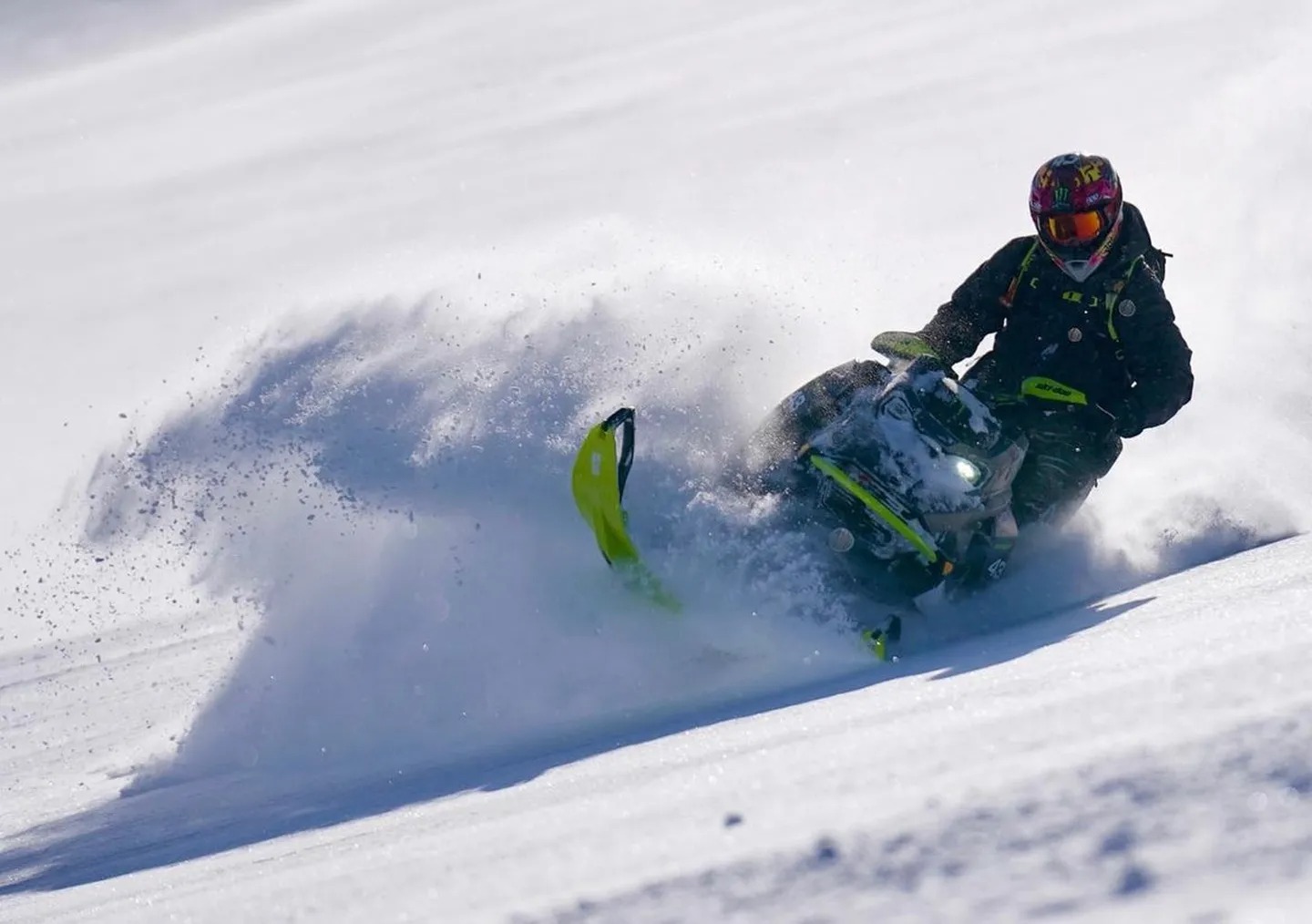 El último VIDEO de Ken Block manejando una moto de nieve antes de su trágica muerte