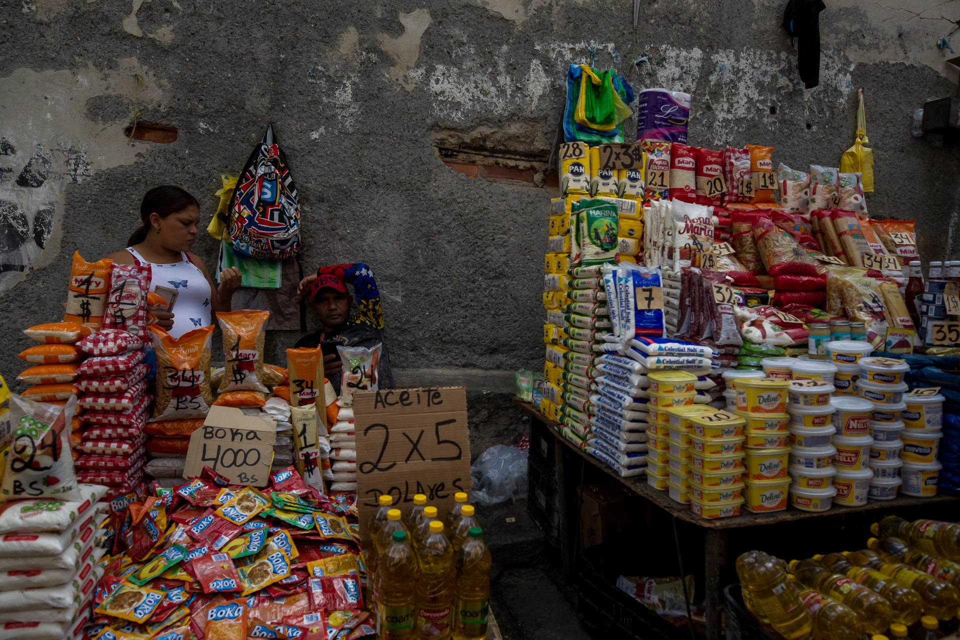 Venezuela en primer lugar de los 10 países con tasas de inflación más altas en lo que va de año, según Focus Economics