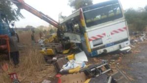 Al menos 22 muertos al chocar un autobús y un camión en Senegal