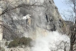 Impresionantes imágenes muestran un estruendoso deslizamiento de rocas en el Parque Nacional Yosemite