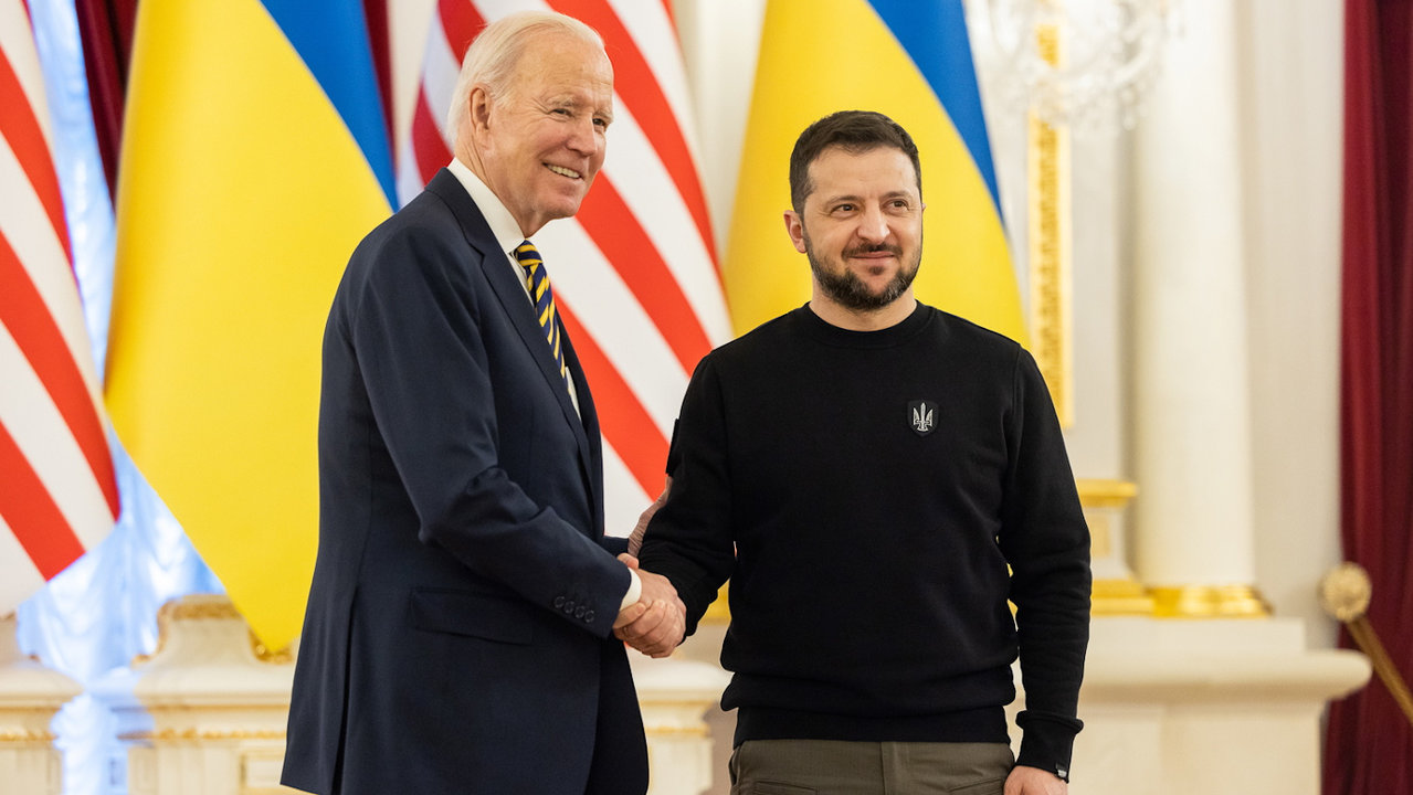 Biden anuncia en Kiev 500 millones de dólares en ayuda adicional a Ucrania (Video)