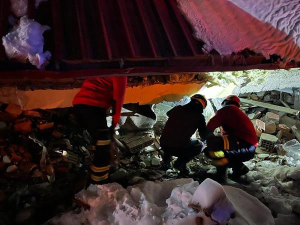 Bomberos de Madrid rescatan a una mujer de 50 años en Turquía tras días de búsquedas