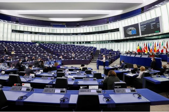 Qatargate: el Parlamento Europeo levantó la inmunidad de los dos legisladores acusados por corrupción