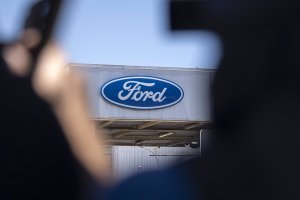 Continúa la ola de despidos: Ford anunció que eliminará más de mil empleos en España