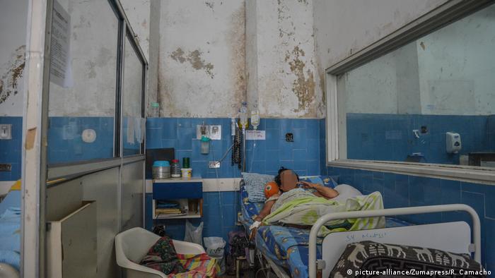 Petro “contraataca” tras meter “la pata” publicando fotos de hospitales de Venezuela, diciendo que eran de Medellín