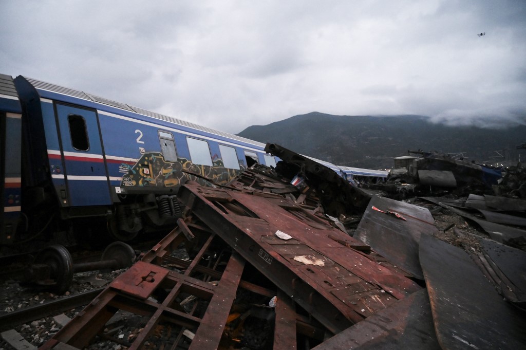 Revelaron que un “trágico error humano” provocó el peor accidente ferroviario de Grecia