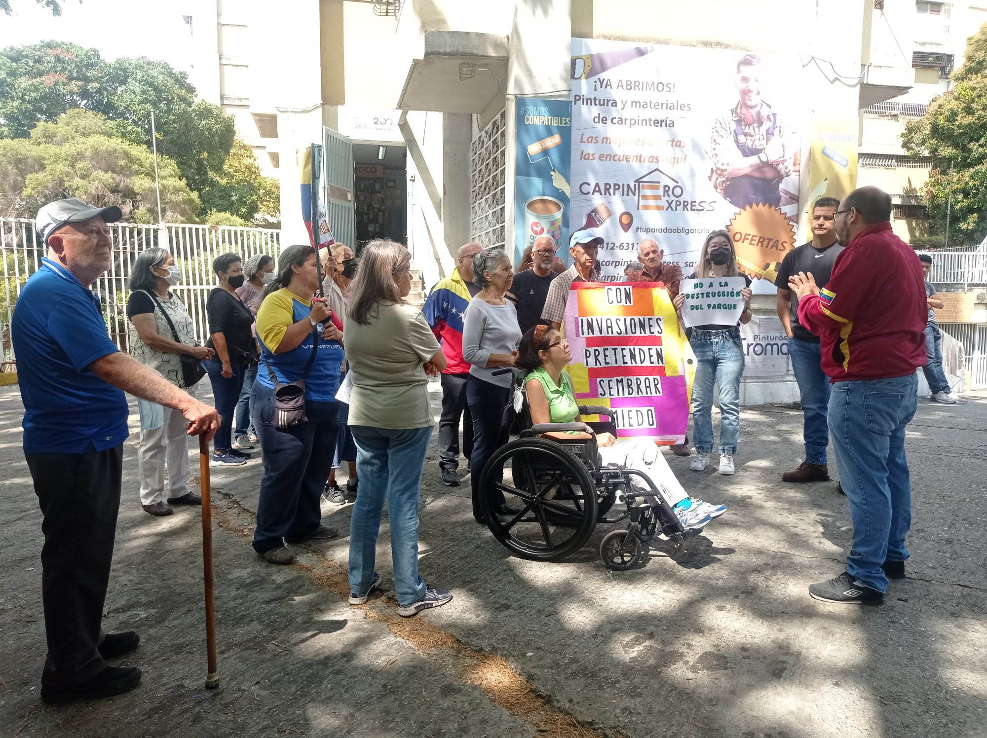 Imágenes: Caraqueños protestaron contra invasión de colectivos armados en Valle Abajo este #31Mar