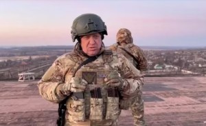 Líder de los mercenarios de Putin ya no retirará a sus hombres de Bajmut porque “le prometieron armas y munición”