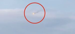 IMPACTANTE VIDEO: Momento exacto en el que explota y se estrella un cazabombardero ruso