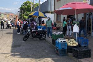 Alcaldía de Roscio inicia reubicación de vendedores informales en Guárico