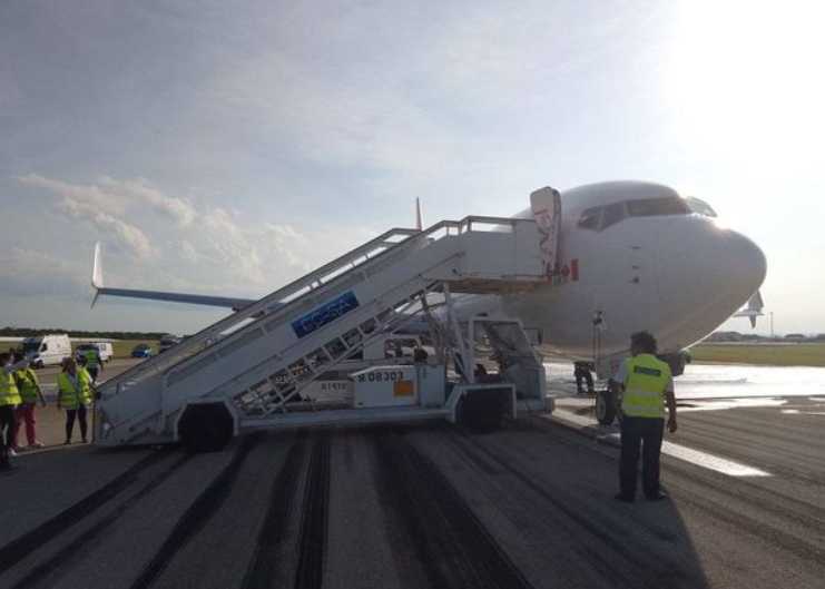 Avión de pasajeros aterrizó de emergencia tras despegar de Cuba